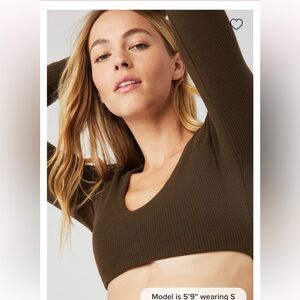 Alo yoga Ribbed Defined Long
Sleeve Bra